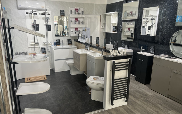 Explore our stunning range of bathroom essentials, including toilet seats, vanity units, and mirrored cabinets!